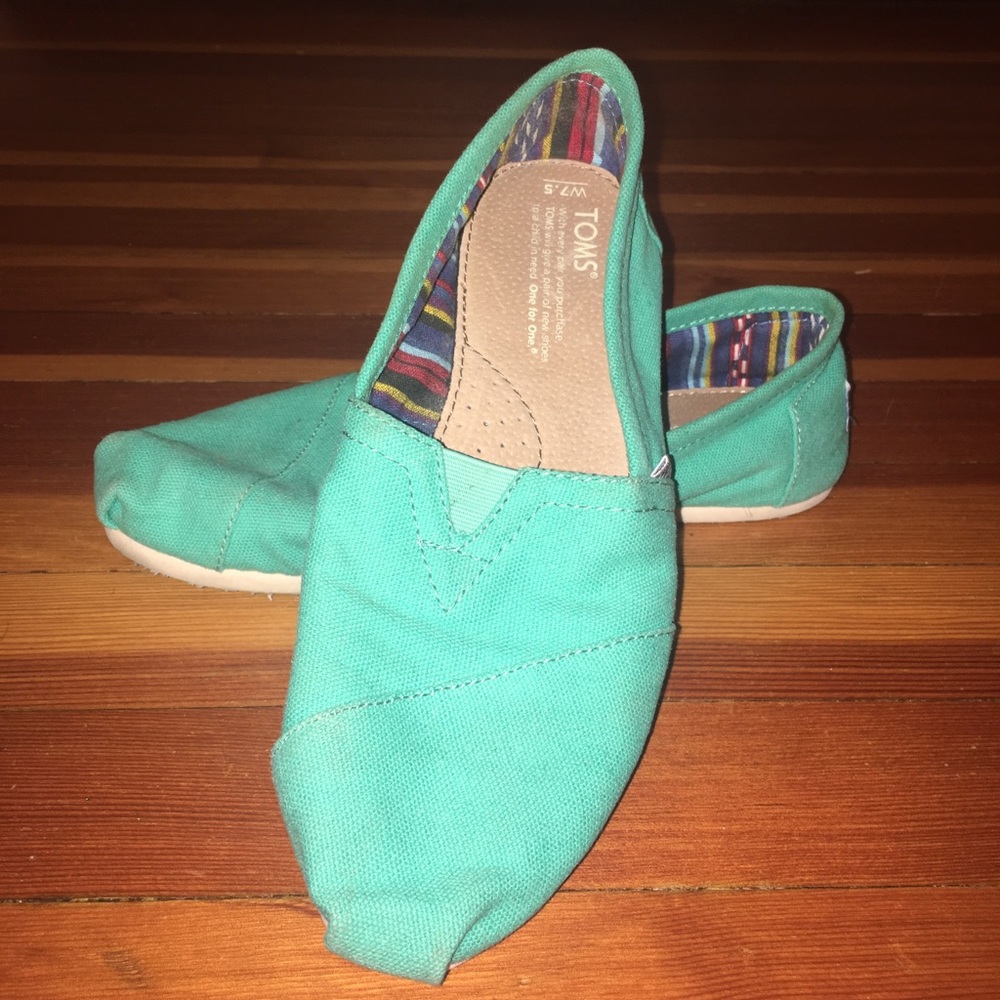 Toms, Size 7.5, turquoise, barely used